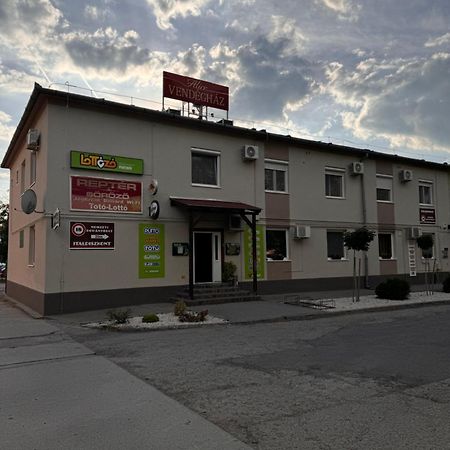 Alice Vendeghaz Kalocsa Exterior foto